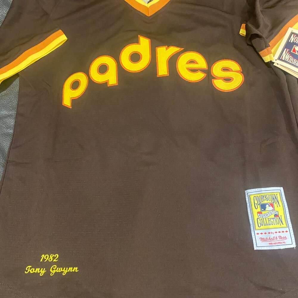 Mitchell and Ness SAN DIEGO PADRES TONY GWYNN Men's JERSEY Sz M,L,XL,2XL NWT - Picture 5 of 5